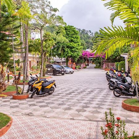 Coconut Resort Hotel Patong Exteriér fotografie